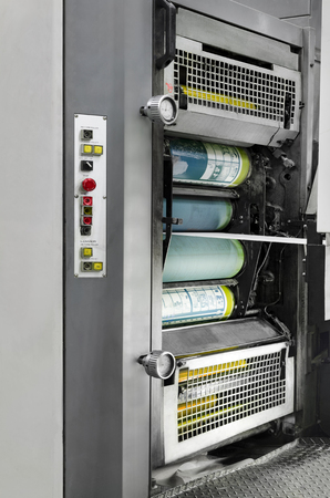 Printing machine cylinders and printing ink rollers