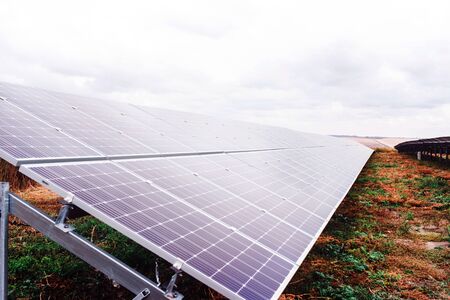 Power plant using renewable solar energy