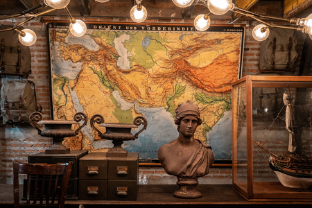 Vintage exploration movie set props on flea market, Bangkok, Thailandのeditorial素材