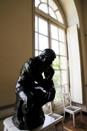 Black sculpture in buildingのeditorial素材