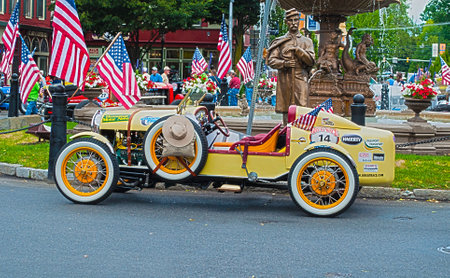 Chambersburg,Pa.June 14 the great race of vintage cars stopped in Chambersburg,Pa June 14, 2011のeditorial素材