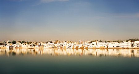 Scenic landscape of holy city Pushkar in Rajastan, India. Sacred lake Pushkar. Urban skylineの写真素材