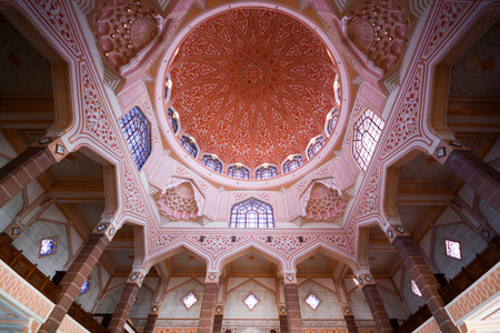 PUTRAJAYA, MALAYSIA, MAY 25, 2015 : Inside the Putra Mosque, It is constructed with rose-tinted granite and located in a popular touristic and administrative location.のeditorial素材