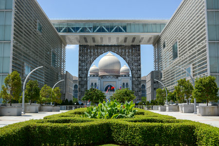 PUTRAJAYA, MALAYSIA - MAY 25, 2015 : Palace of Justice Istana Kehakiman in the Federal centre of Malaysia on May 25, 2015 in Putrajaya, Malaysia.のeditorial素材