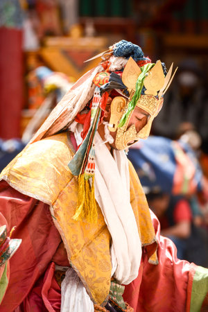 LEH, INDIA - JULY 7, 2014 : Hemis Festival in the Hemis monastery is the Masked Dance, performed by the lamas Monks, that celebrates victory good over evil in Ladakh, Jammu and Kashmir, Indiaのeditorial素材