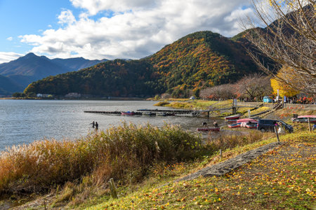 Beautiful Kawaguchi lake (Kawaguchiko) landscape in autumn season, Yamanashi prefecture, Japanのeditorial素材
