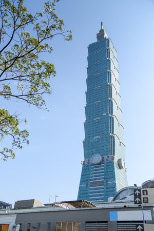 TAIPEI, TAIWAN - FEBRUARY 14, 2017 : Taipei 101 or the Taipei World Financial Center is a landmark supertall skyscraper in Xinyi District, classified as the world's tallest building in 2004-2009.のeditorial素材