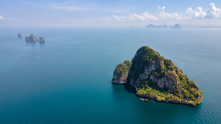 Aerial view of Koh Waen or Waen Island, a small island in Andaman sea famous for scuba diving with unique artificial reef and vibrant coral reef located in Trang Province, Thailand.の写真素材