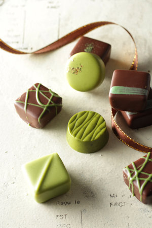 Group photo of green chocolate on cool backgroundの写真素材