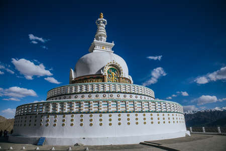Shanti Stupa is a Buddhist white-domed stupa on a hilltop in Chanspa. It was built in 1991 by Japanese Buddhist Bhikshu, Gyomyo Nakamura.の写真素材