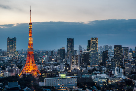 Tokyo city skyline with Tokyo Tower, Tokyo Japanのeditorial素材
