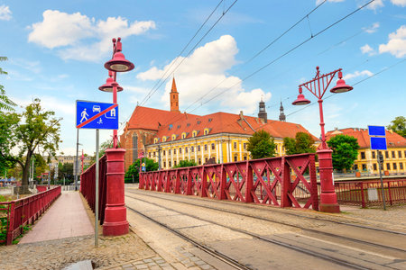 Red Sand bridge and landmarks of Wroclaw Old Town, Polandの写真素材