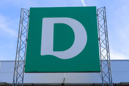 20 January 2021 Pardubice, Czech Republic: Deichman sign. Shoe store in Europe. Leather shoes: men's, women's, children's.のeditorial素材