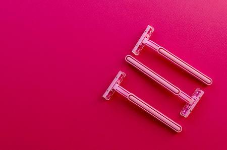 razor on paper backgroundの写真素材