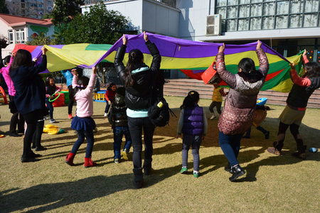 warm winter sun to participate in outdoor sportsのeditorial素材