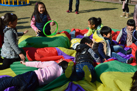 warm winter sun to participate in outdoor sportsのeditorial素材