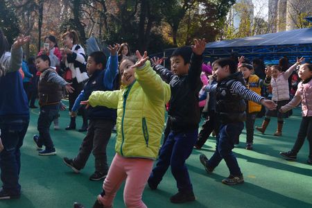 warm winter sun to participate in outdoor sportsのeditorial素材