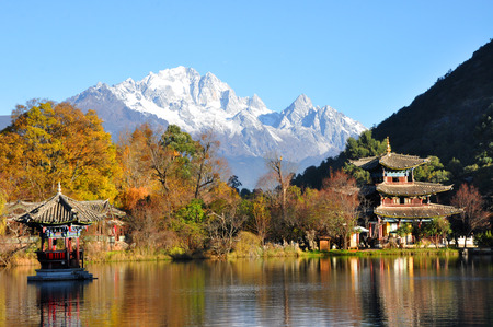 Black Dragon Pool at Lijiang, Yunnanのeditorial素材