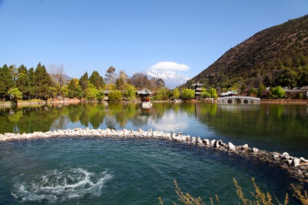 Black Dragon Pool at Lijiang, Yunnanのeditorial素材