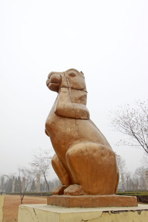 CANGZHOU - DECEMBER 8: The stone carving rabbit in the WuQiao acrobatics world scenic spots, on december 8, 2013, cangzhou, hebei province, China. のeditorial素材