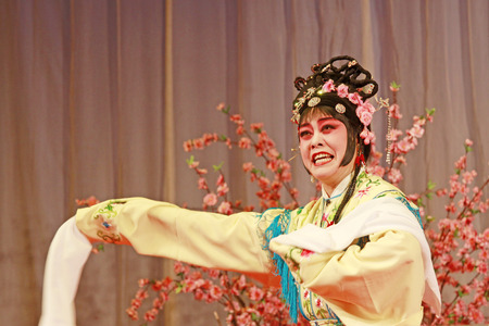 LUANNAN COUNTY - NOVEMBER 25: The ancient costume PingJu " Face peach blossom " still in the ChengZhaoCai grand theater, on november 28, 2013, luannan county, hebei province, china.
のeditorial素材