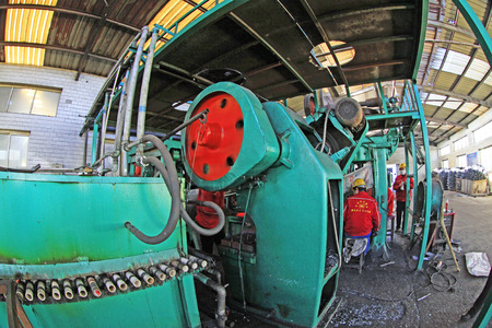 Blanking workshop production line, in a manufacturing enterprise, on December 20, 2013, tangshan city, hebei province, China.
のeditorial素材