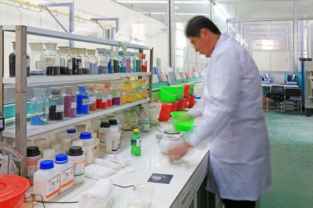TANGSHAN - DECEMBER 22: The Lab technicians were testing, in a solar equipment manufacturing enterprises on december 22, 2013, tangshan, china. 
のeditorial素材