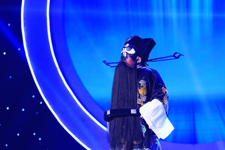 LUANNAN COUNTY - JANUARY 3: The image of baogong involved on the stage, in the ChengZhaoCai grand theater, January 3, 2014,luannan county, hebei province, china.
のeditorial素材