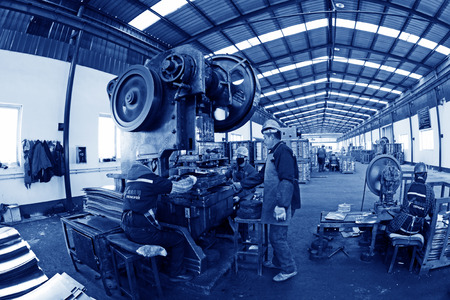 TANGSHAN - DECEMBER 20: Blanking workshop production line, in a manufacturing enterprise, on December 20, 2013, tangshan city, hebei province, China.
のeditorial素材