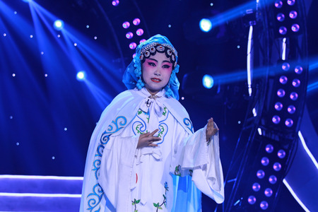 LUANNAN COUNTY - JANUARY 6: The PingJu Qin Xianglian image on the stage, in the ChengZhaoCai grand theater, January 6, 2014,luannan county, hebei province, china.
のeditorial素材