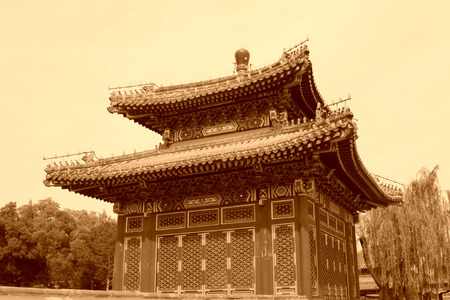 BEIJING - MAY 23: traditional Chinese architectural style pavilion in the Beihai Park, on may 23, 2014, Beijing, China
のeditorial素材