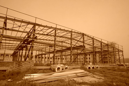 LUANNAN COUNTY - AUGUST 16: workshop framework under construction in a factory, on august 16, 2014, Luannan County, Hebei Province, China のeditorial素材