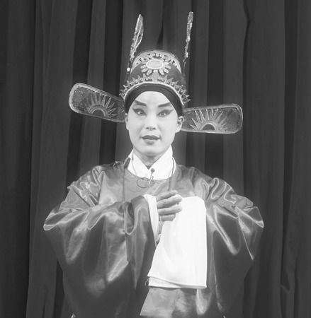 LUANNAN COUNTY - NOVEMBER 25: The ancient costume PingJu " QianKun-Fu-Shou Mirror" still in the ChengZhaoCai grand theater, on november 28, 2013, luannan county, hebei province, china.のeditorial素材