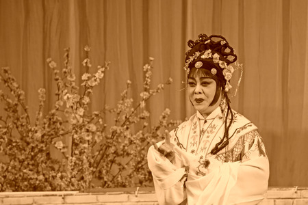 LUANNAN COUNTY - NOVEMBER 25: The ancient costume PingJu " Face peach blossom " still in the ChengZhaoCai grand theater, on november 28, 2013, luannan county, hebei province, china.
のeditorial素材