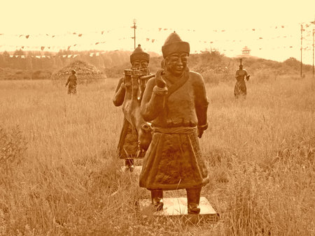 FENGNING COUNTY - AUGUST 20: ancient China soldiers sculpture in a park, on august 20, 2014, Fengning County, Hebei Province, Chinaのeditorial素材