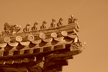 eaves ridge beast Chinese traditional style landscape architecture in the Eastern Tombs of the Qing Dynasty, chinaのeditorial素材