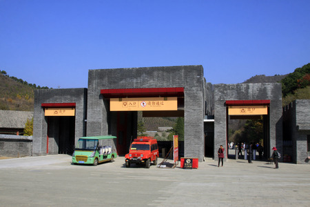 CHENGDE CITY -  OCTOBER 19: Jinshanling Great Wall scenic area exports, on october 19, 2014, Luanping County, Hebei Province, Chinaのeditorial素材