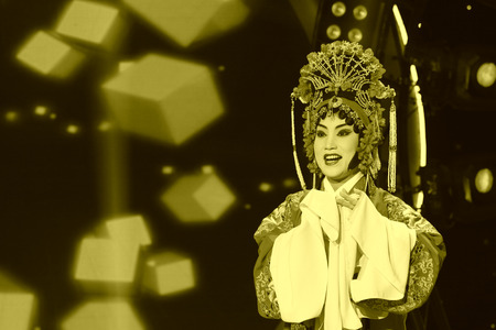 LUANNAN COUNTY - JANUARY 7: The female role in Chinese opera on the stage, in the ChengZhaoCai grand theater, January 7, 2014,luannan county, hebei province, china.のeditorial素材