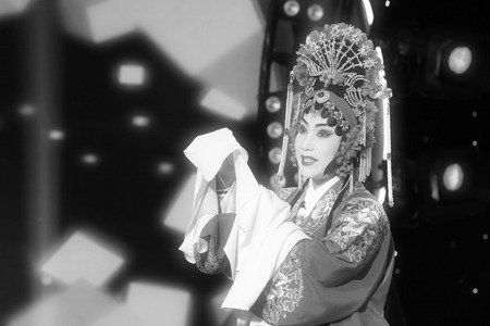LUANNAN COUNTY - JANUARY 7: The female role in Chinese opera on the stage, in the ChengZhaoCai grand theater, January 7, 2014,luannan county, hebei province, china.のeditorial素材