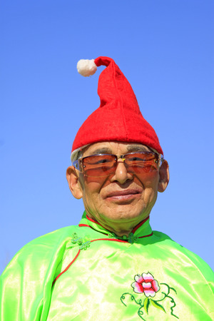 LUANNAN COUNTY - MARCH 1: traditional Chinese style yangko dance performances in the square, on march 1, 2015, Luannan County, Hebei province, Chinaのeditorial素材