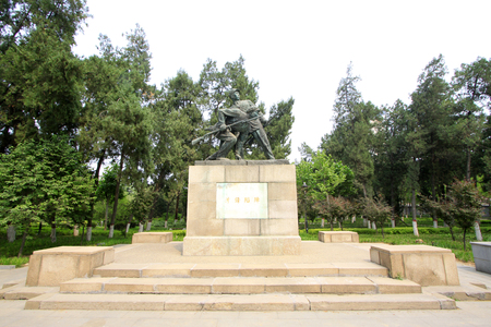 Shijiazhuang - April 28, fighter sculpture in north China military martyrs cemetery, on April 28, 2015, shijiazhuang city, hebei province, Chinaのeditorial素材