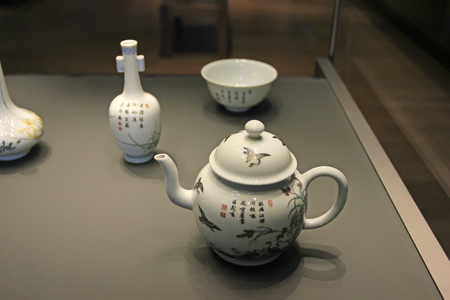 London - October 10, 2015: Chinese ceramic crafts in British Museumのeditorial素材