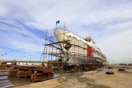 Tangshan City - October 28, 2016: ship in repair?in a shipyard, Tangshan City, Hebei, China
のeditorial素材