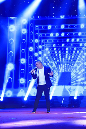 Man singing on stageのeditorial素材