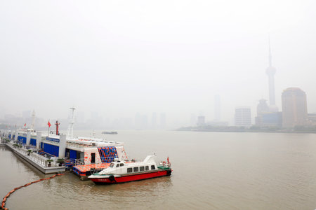 Shanghai Bund in Haze, Shanghai City, Chinaのeditorial素材