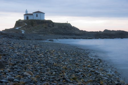 hermitage, architecture, history, travel, historic, europe, heritage, sightseeing, water, tourism, coast, sea, ocean, landscape, outdoor, background, beach, sky, horizon, beautiful, scenic, day, destination, weather, shoreline, rock, vacation, seaside, chの写真素材