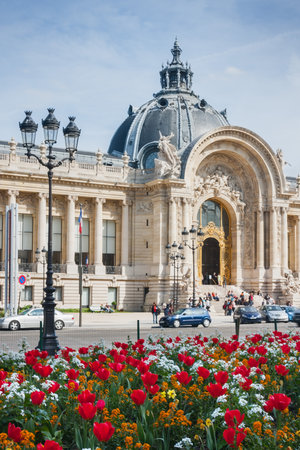 PARIS, FRANCE - APRIL, 2008: Flowers in front of the Small Palace in Paris on a spring day. Paris. Franceのeditorial素材