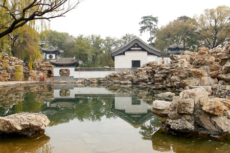 Chinese classical garden, there is a pavilion and ponds, is very beautifulのeditorial素材