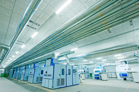 Spinning mill workshop, the spinning equipment is running