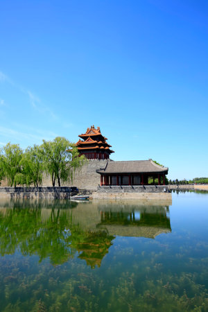The Forbidden City under the blue sky white cloudsのeditorial素材